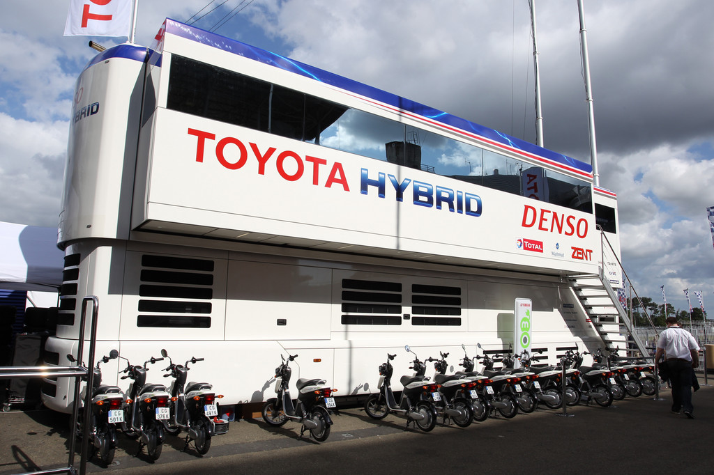 16 Yamaha-Elektroroller für Toyota