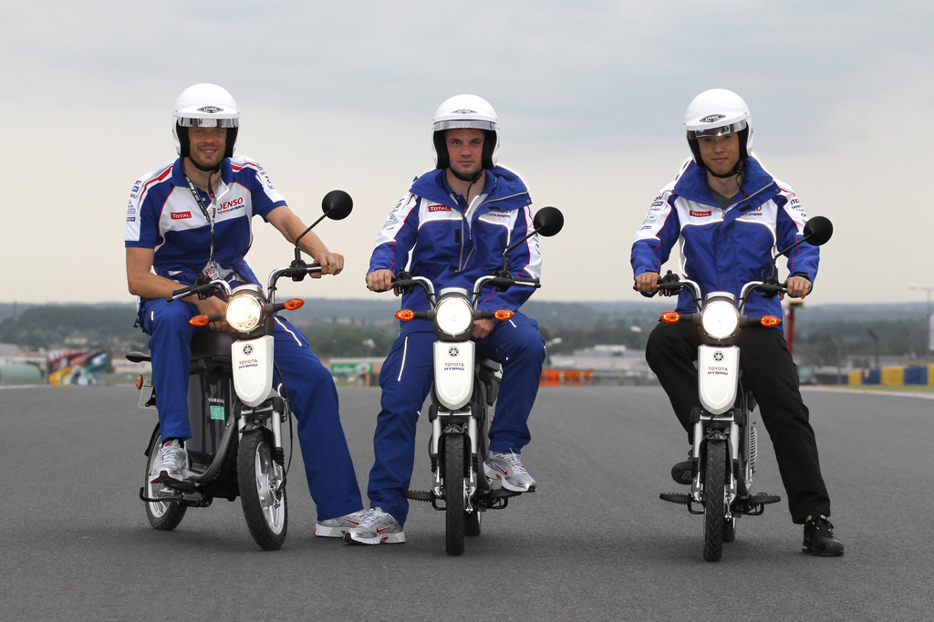 16 Yamaha-Elektroroller für Toyota