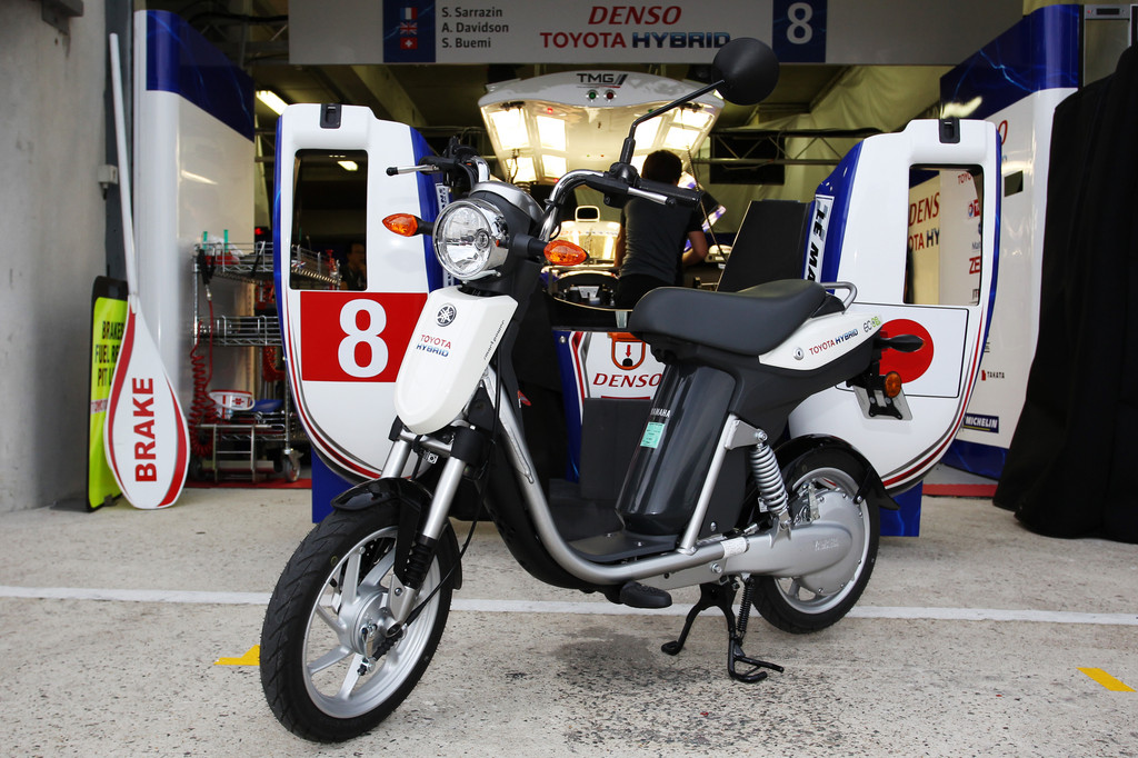 16 Yamaha-Elektroroller für Toyota