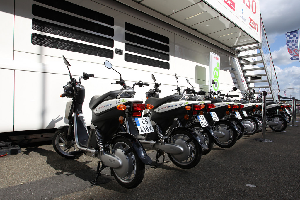 16 Yamaha-Elektroroller für Toyota