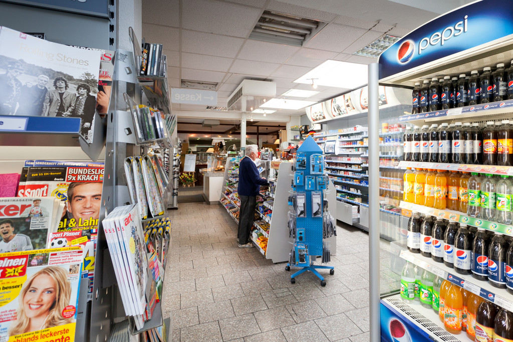 ADAC-Raststättentest 2012: Der hessische Autohof Guxhagen bietet ein umfangreiches Shopangebot zu günstigen Preisen. 