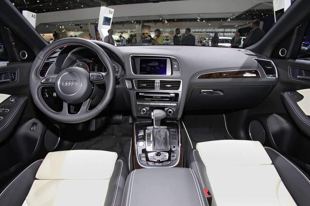 AMI 2012: Audi zeigt überarbeiteten Q5