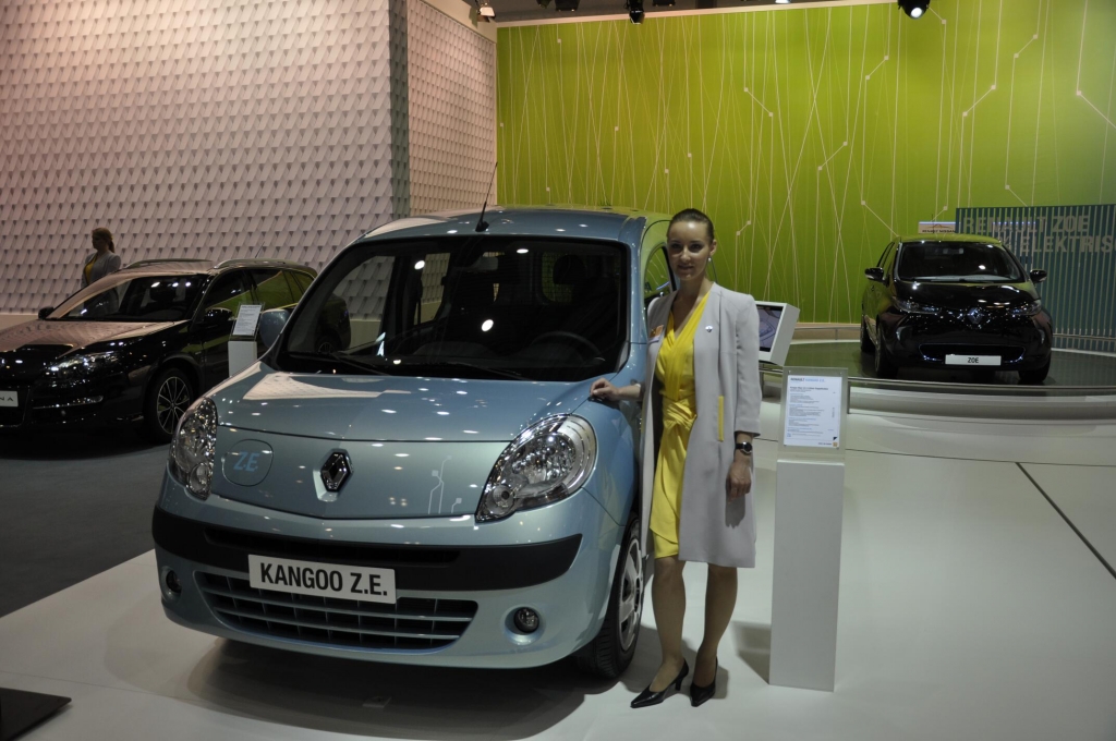 AMI 2012: Dacia Lodgy, Dacia Sandero Stepway II, Kia Ceed'd sw, Renault Zoe, Lada 