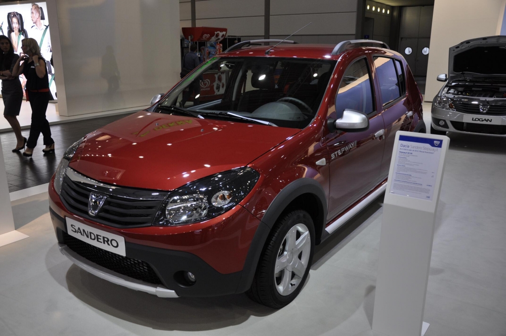 AMI 2012: Dacia Lodgy, Dacia Sandero Stepway II, Kia Ceed'd sw, Renault Zoe, Lada 