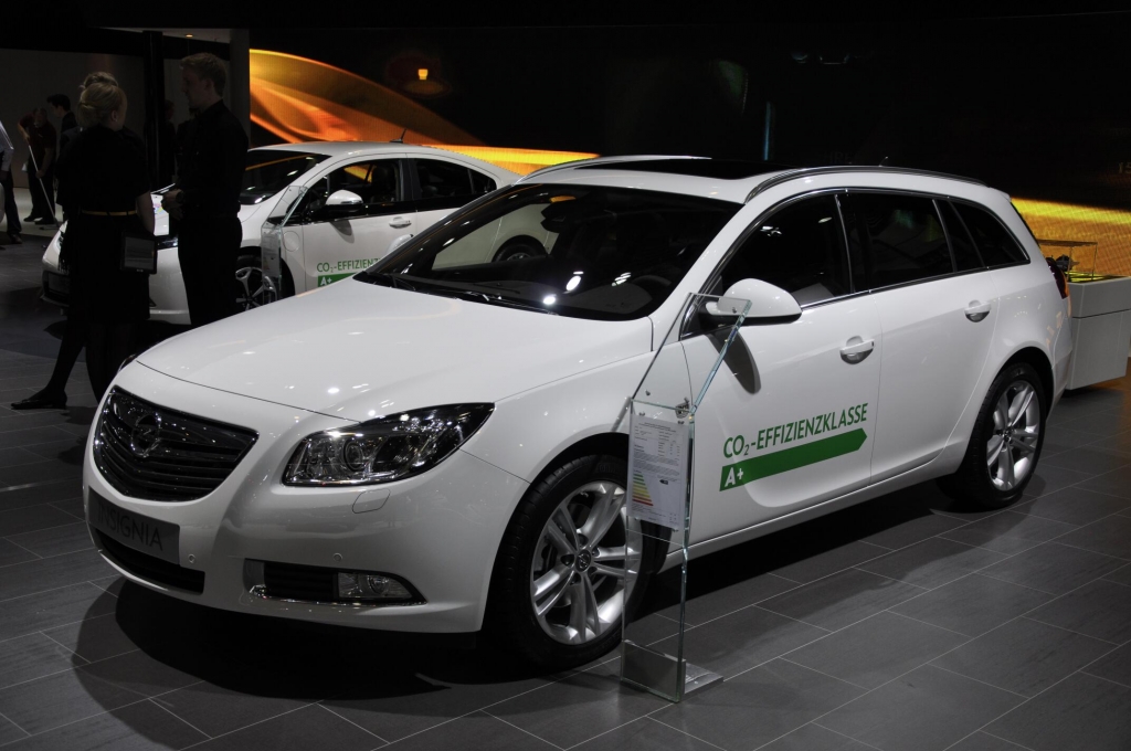 AMI 2012: Opel Mokka, Astra OPC und Insignia Biturbo