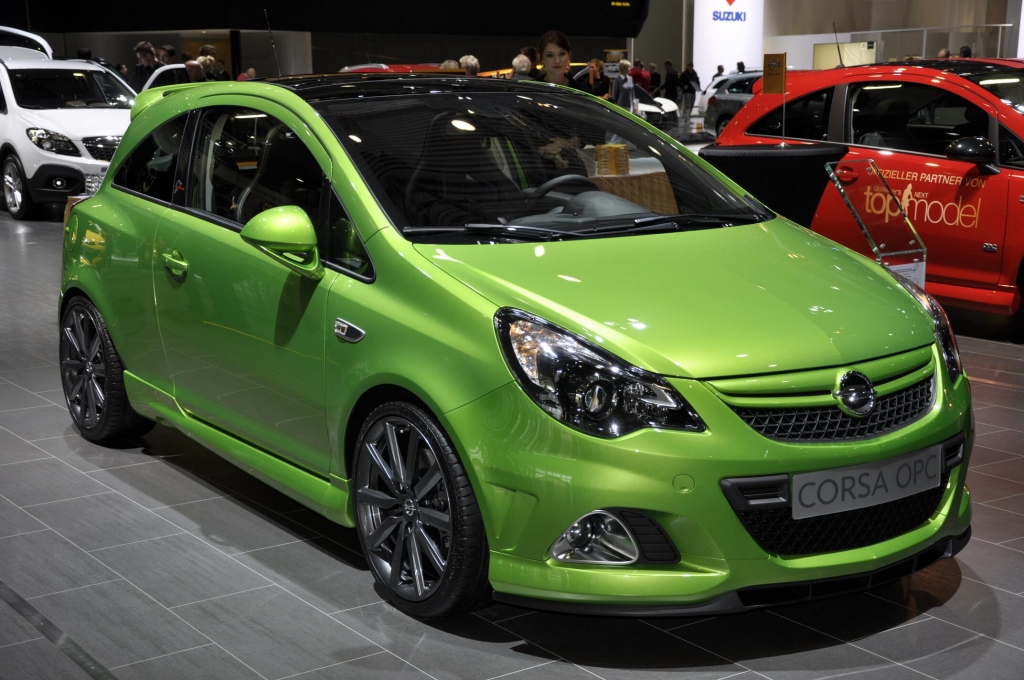 AMI 2012: Opel Mokka, Astra OPC und Insignia Biturbo