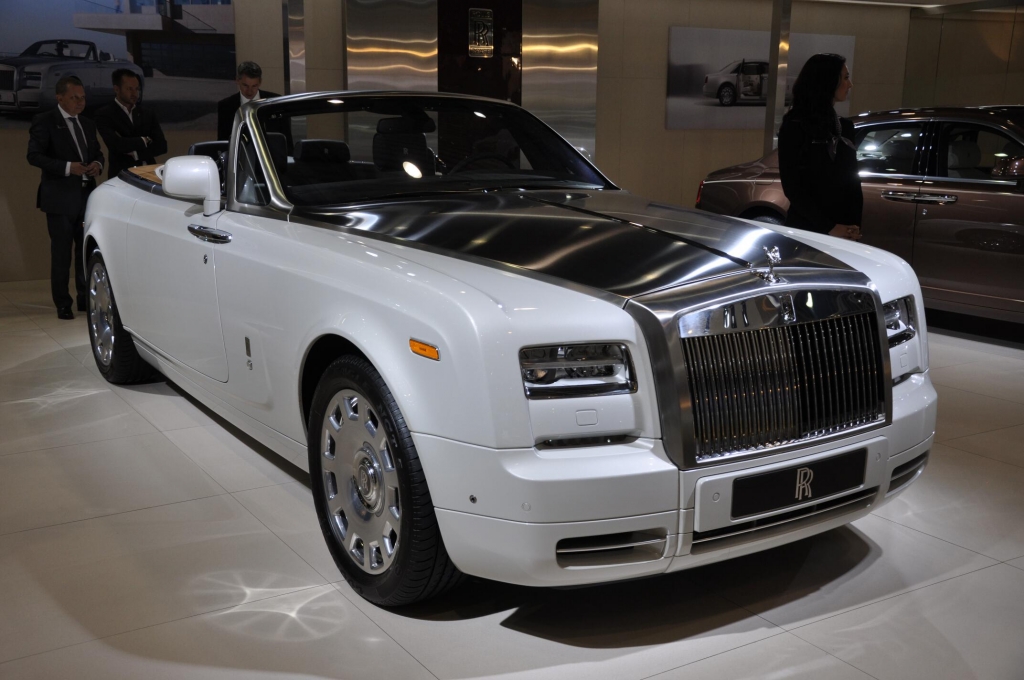 AMI 2012: Rolls-Royce Six Senses, Jaguar XF Sportbrake, Porsche Cayenne GTS, Mercedes G63 AMG