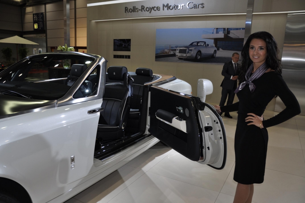 AMI 2012: Rolls-Royce Six Senses, Jaguar XF Sportbrake, Porsche Cayenne GTS, Mercedes G63 AMG