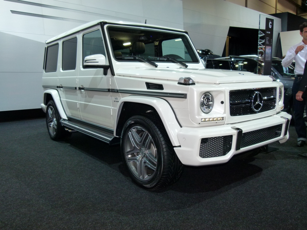 AMI 2012: Rolls-Royce Six Senses, Jaguar XF Sportbrake, Porsche Cayenne GTS, Mercedes G63 AMG