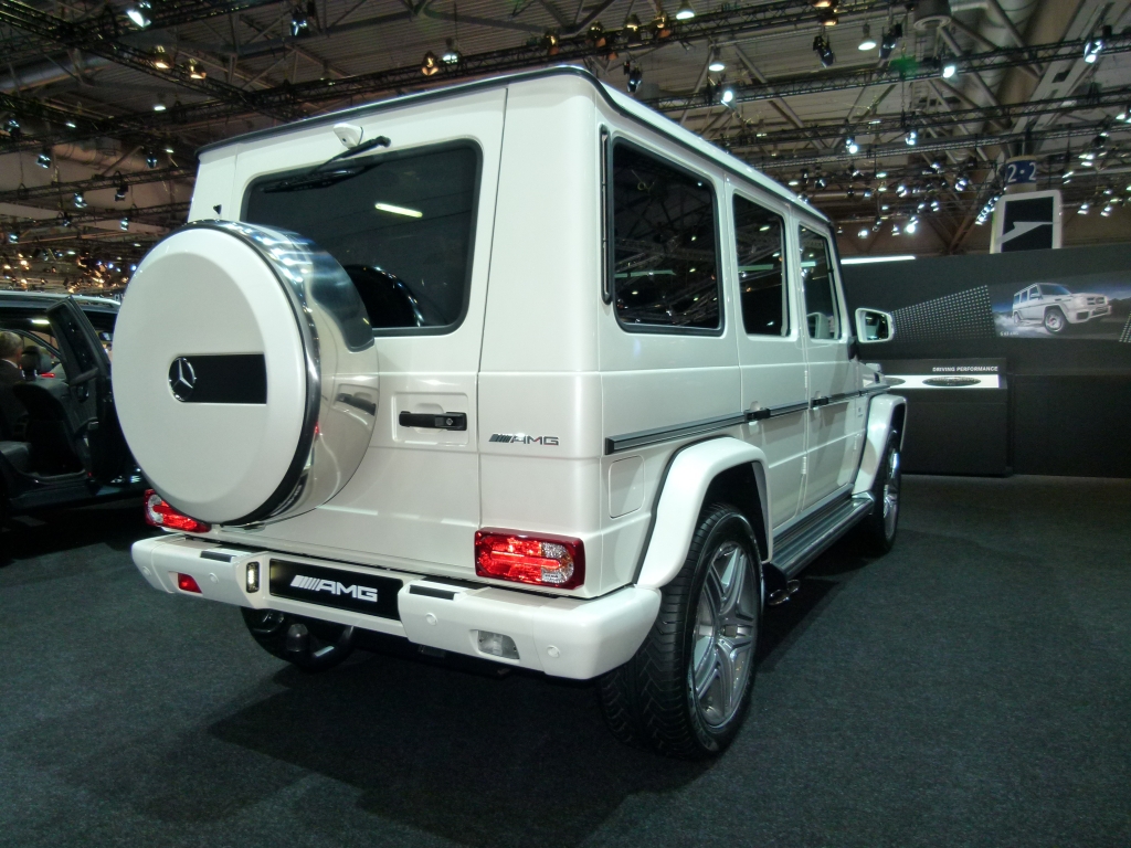 AMI 2012: Rolls-Royce Six Senses, Jaguar XF Sportbrake, Porsche Cayenne GTS, Mercedes G63 AMG