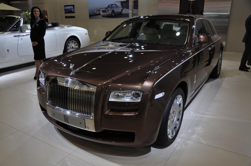 AMI 2012: Rolls-Royce Six Senses, Jaguar XF Sportbrake, Porsche Cayenne GTS, Mercedes G63 AMG