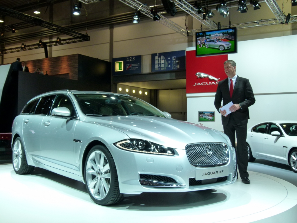 AMI 2012: Rolls-Royce Six Senses, Jaguar XF Sportbrake, Porsche Cayenne GTS, Mercedes G63 AMG