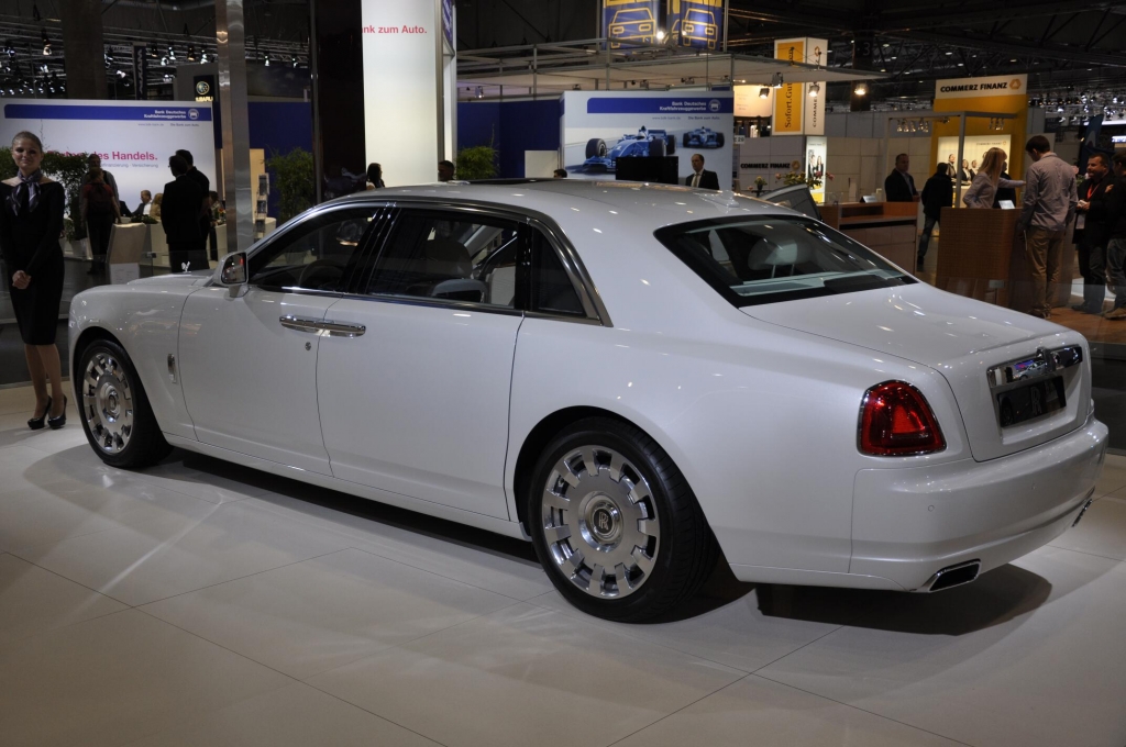 AMI 2012: Rolls-Royce Six Senses, Jaguar XF Sportbrake, Porsche Cayenne GTS, Mercedes G63 AMG