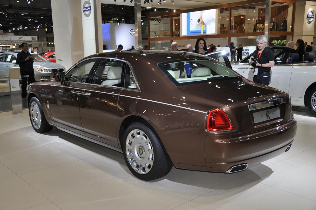 AMI 2012: Rolls-Royce Six Senses, Jaguar XF Sportbrake, Porsche Cayenne GTS, Mercedes G63 AMG