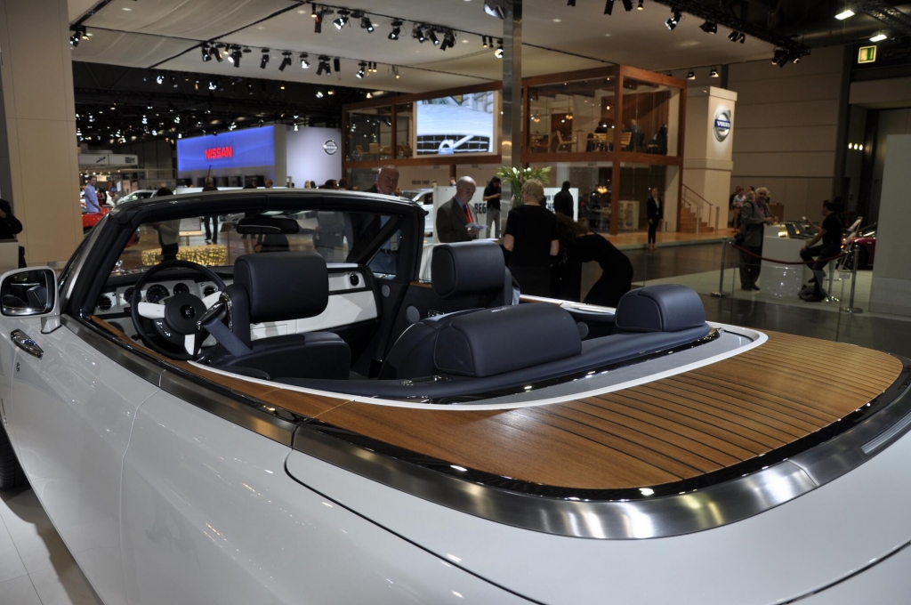 AMI 2012: Rolls-Royce Six Senses, Jaguar XF Sportbrake, Porsche Cayenne GTS, Mercedes G63 AMG