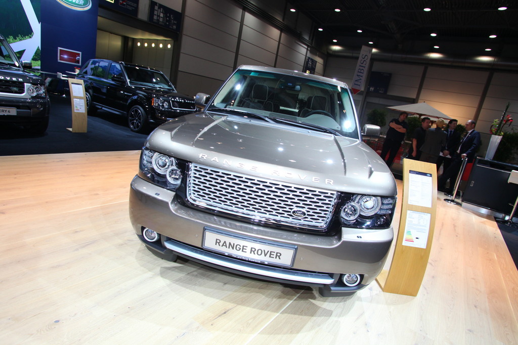 AMI 2012: Zwei besondere Range Rover zur Thronfeier