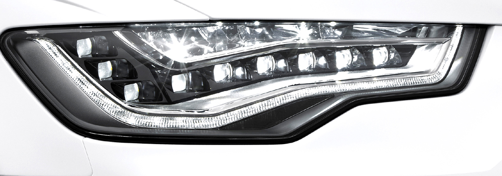 Audi A6 Allroad Quattro: Moderne Leuchteinheit vorn. 