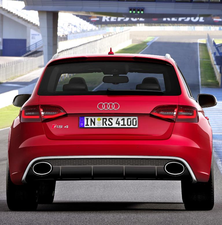 Audi RS4 Avant: Blick auf die Heckpartie. 