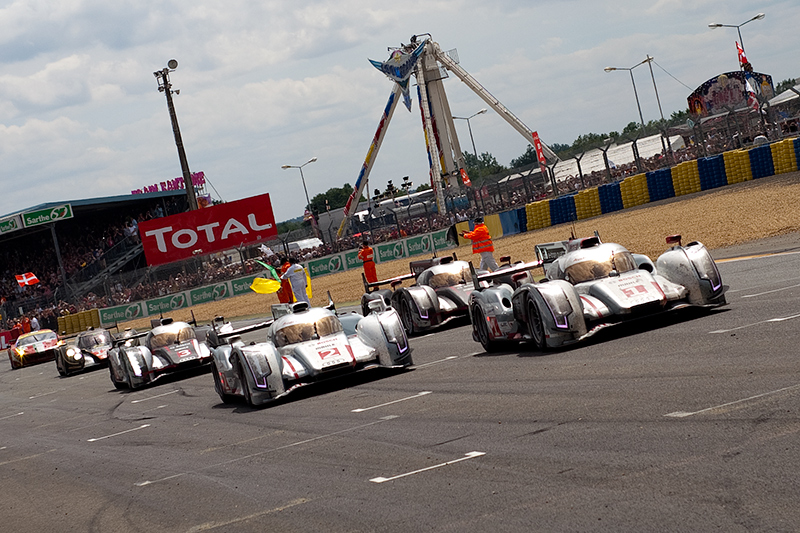 Audi fährt Sieg mit Hybrid-Auto in Le Mans ein