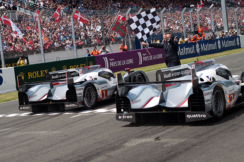 Audi fährt Sieg mit Hybrid-Auto in Le Mans ein
