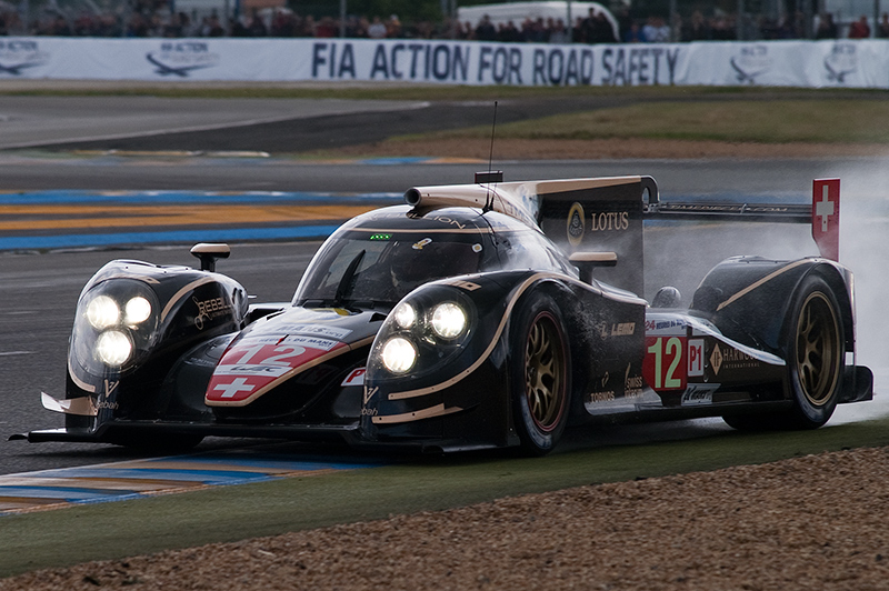 Audi fährt Sieg mit Hybrid-Auto in Le Mans ein