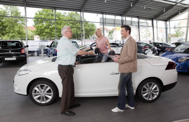 Autohäuser: Starker Trend zu großen Händlergruppen