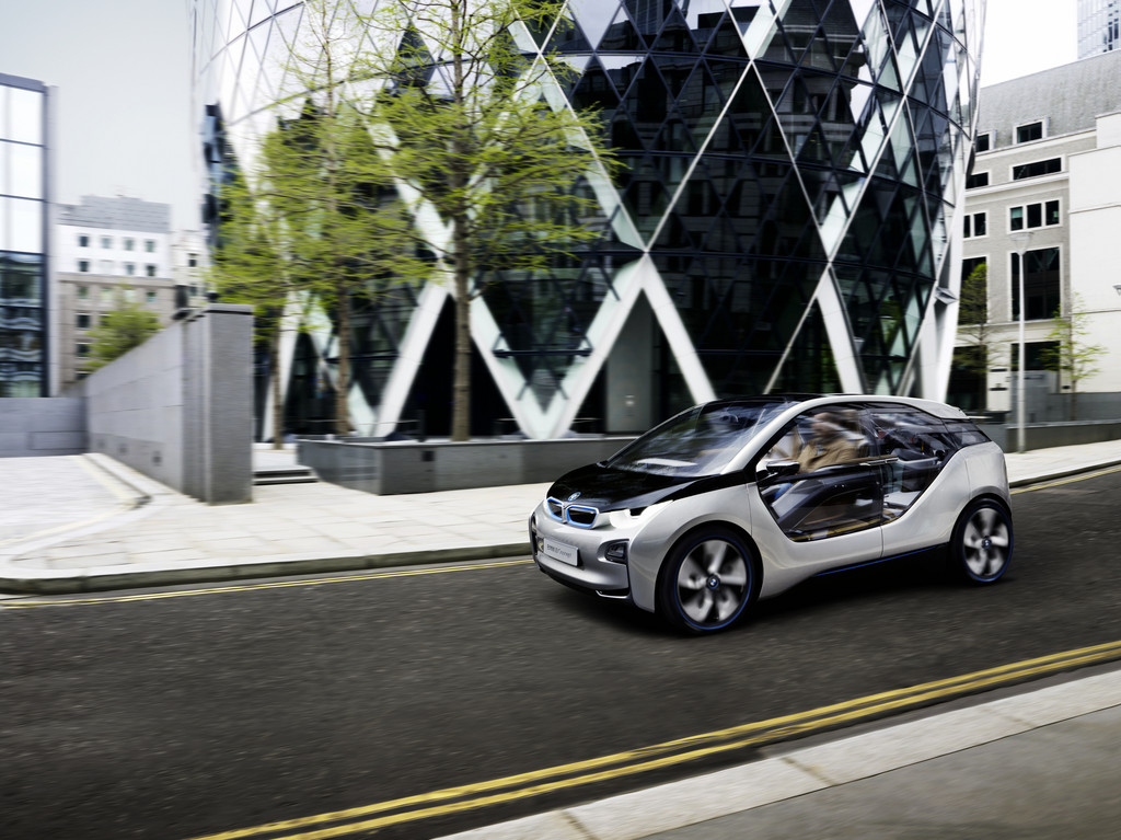 BMW eröffnet i-Store in London