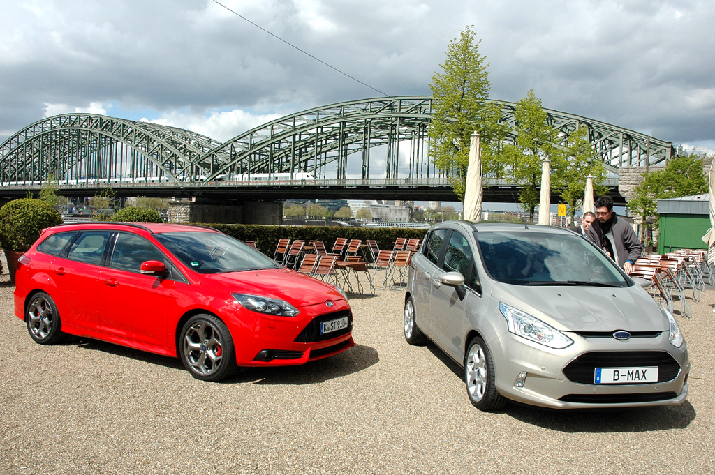 Bei der Regionaltour in Köln: Ford-Neuheiten Focus ST Turnier (links), B-Max. 