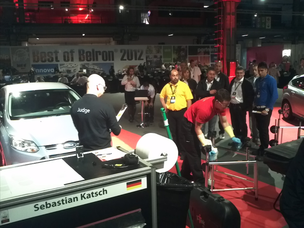 Best of Belron Barcelona 2012: Brite Steve Marelli ist weltbester Carglass-Monteur