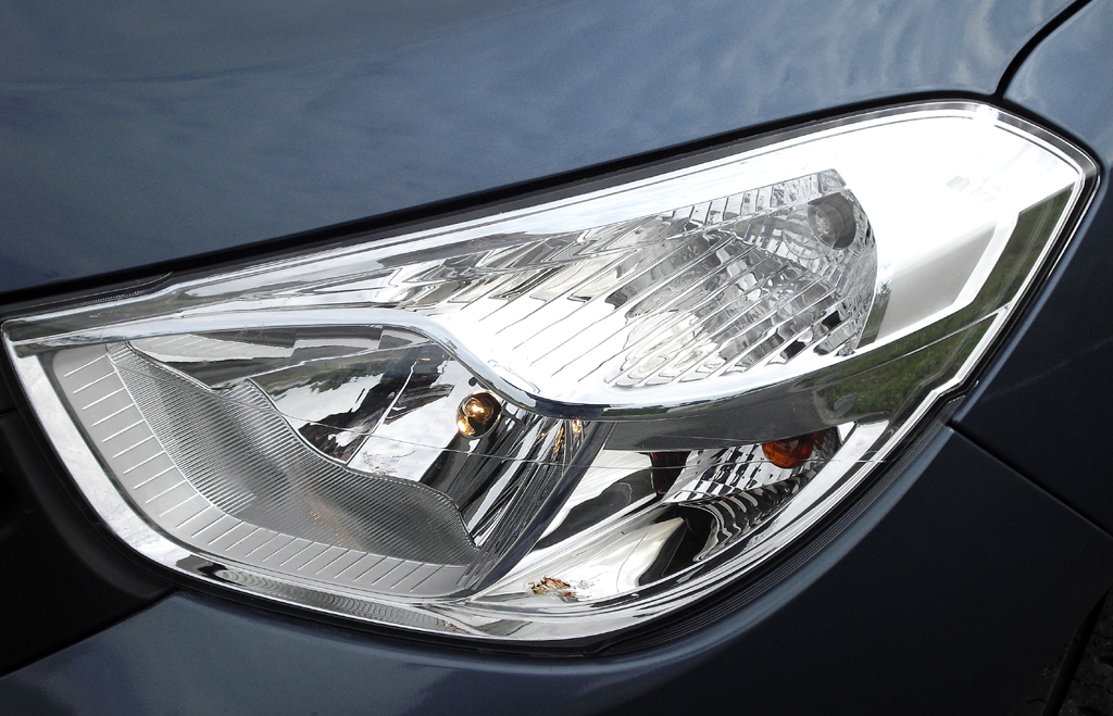 Dacia Dokker: Moderne Leuchteinheit vorn. 