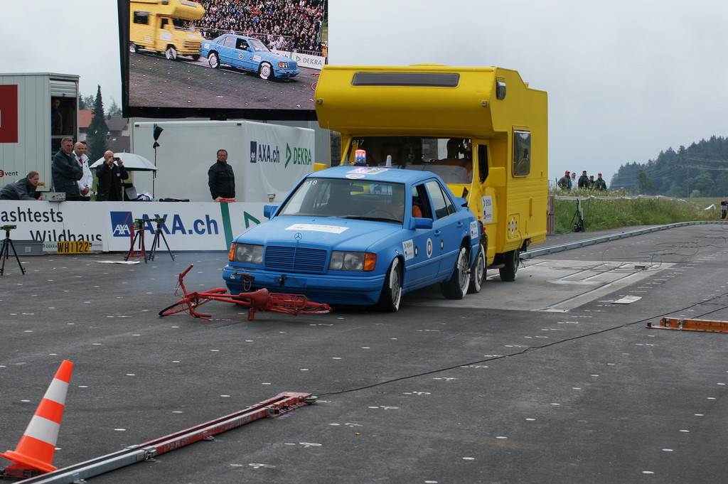 Dekra-Crashtests: Achtung Baustelle