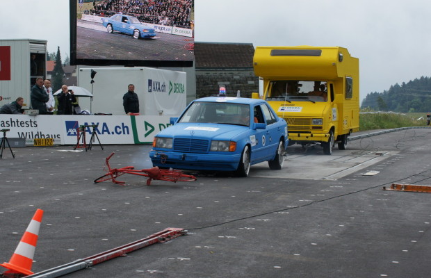 Dekra-Crashtests: Achtung Baustelle