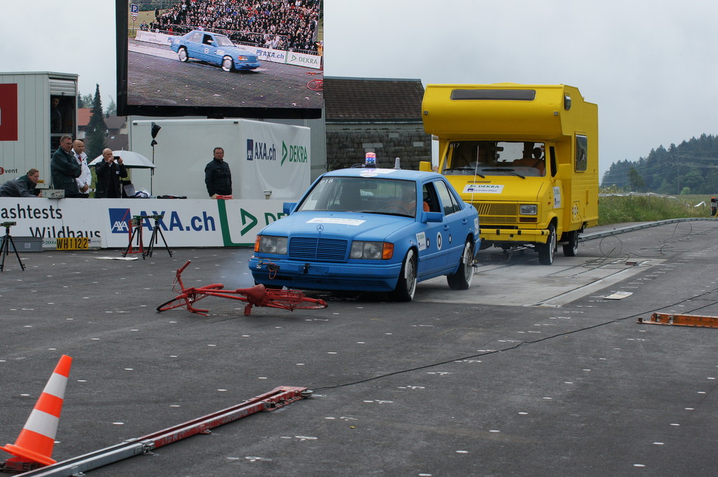 Dekra-Crashtests: Achtung Baustelle