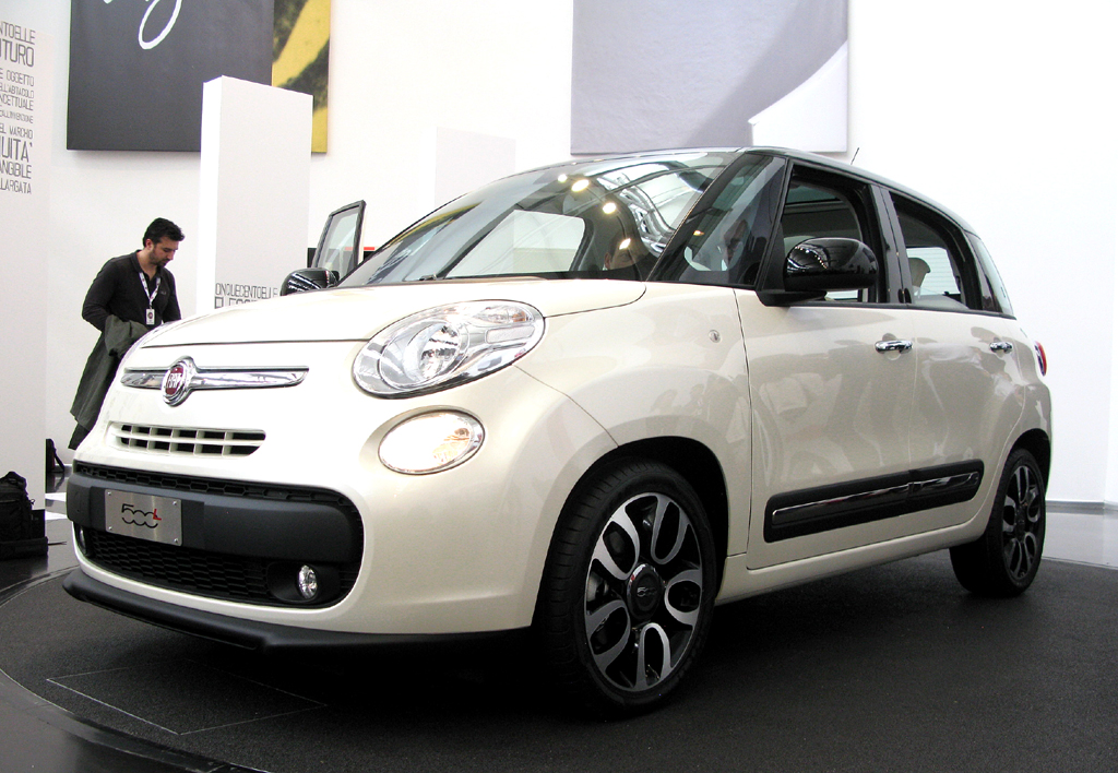 Der Fiat 500L ist die nutzwertigere Version des Spaßmobils. 