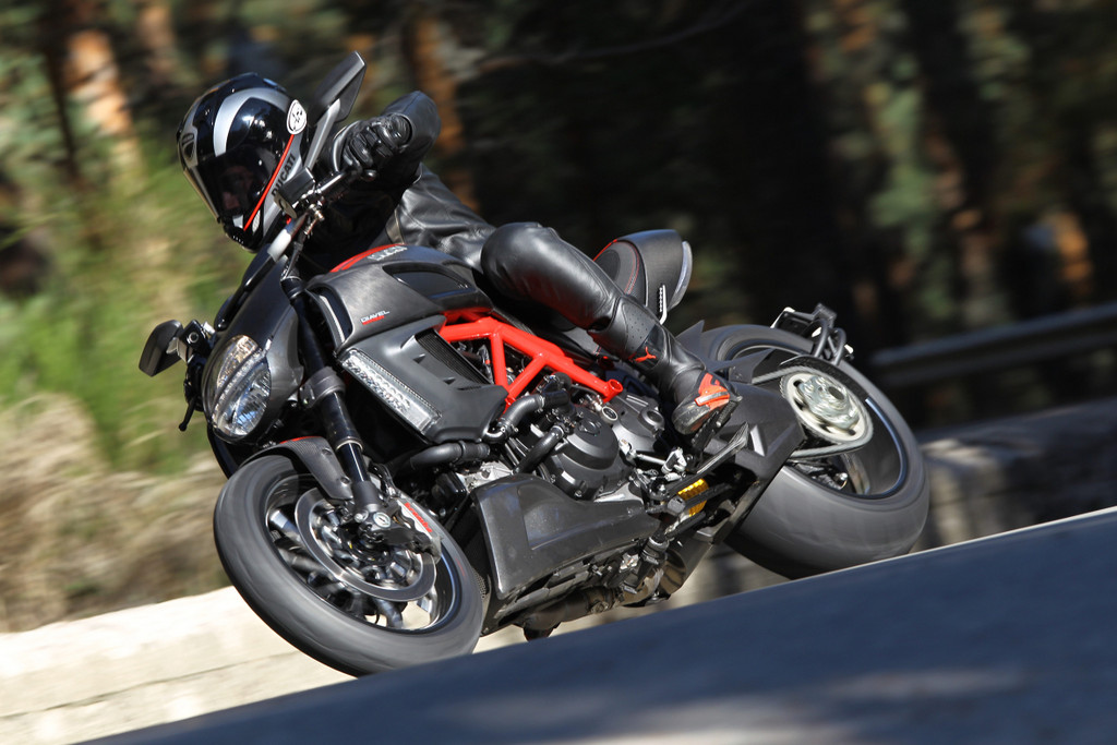 Ducati bietet Fahrertraining und Probefahrten an