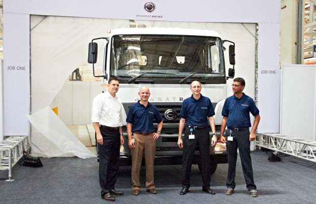 Erster Bharatbenz rollt vom Band