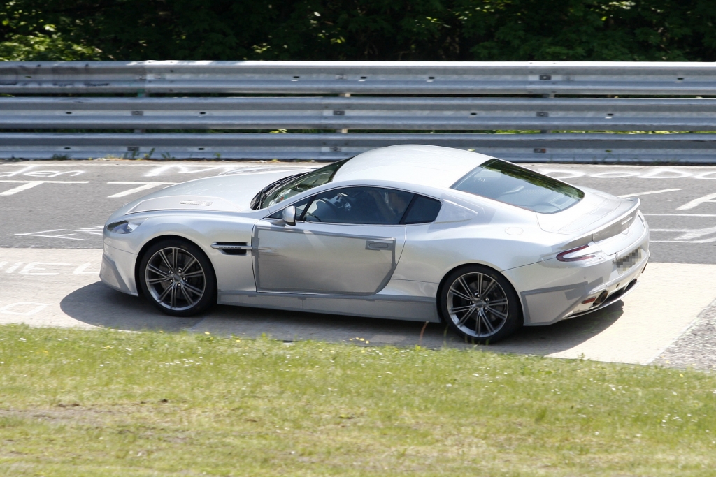 Erwischt: Erlkönig Aston Martin DB9 – Neuer Dienstwagen für 00x-Angestellte