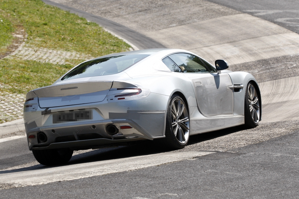 Erwischt: Erlkönig Aston Martin DB9 – Neuer Dienstwagen für 00x-Angestellte