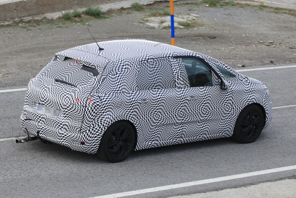 Erwischt: Erlkönig Citroen C4 Picasso – Platz zur DS-Reihe?