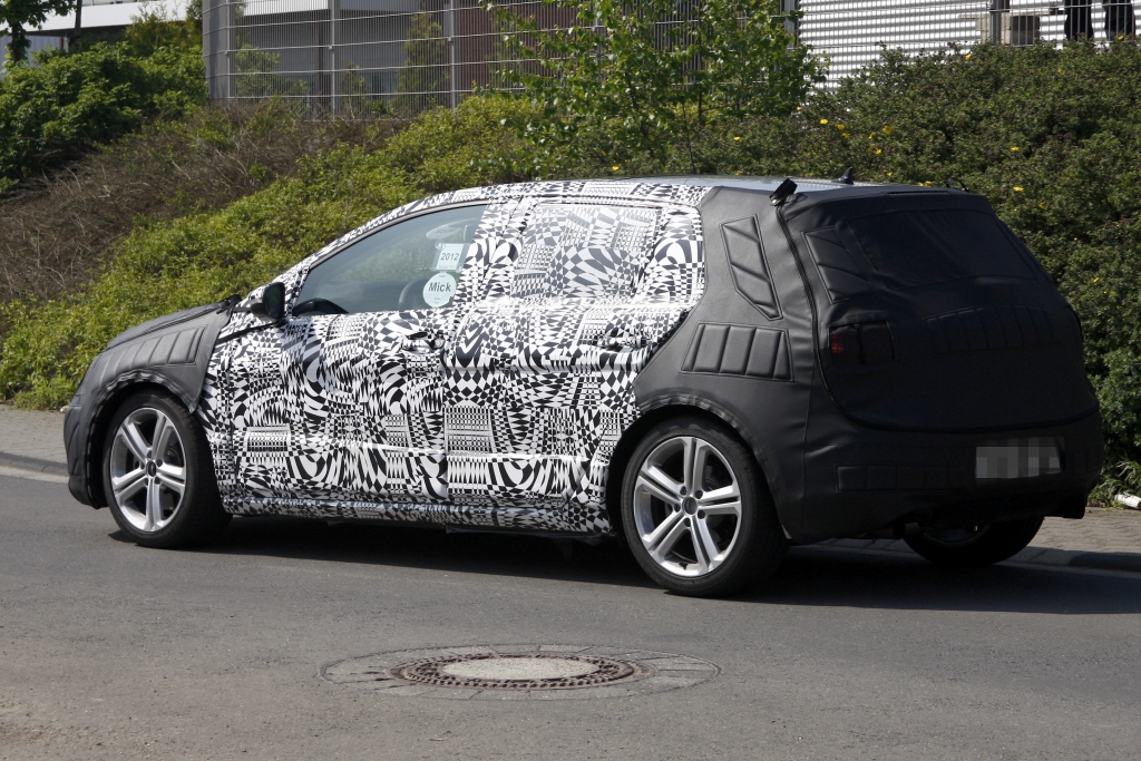 Erwischt: Erlkönig VW Golf VII GTI