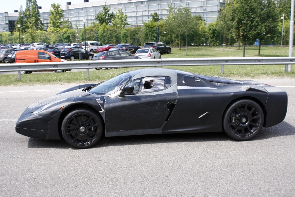 Erwischt: Erlkönig mit Codenamen F70 als Nachfolger des Ferrari Enzo 