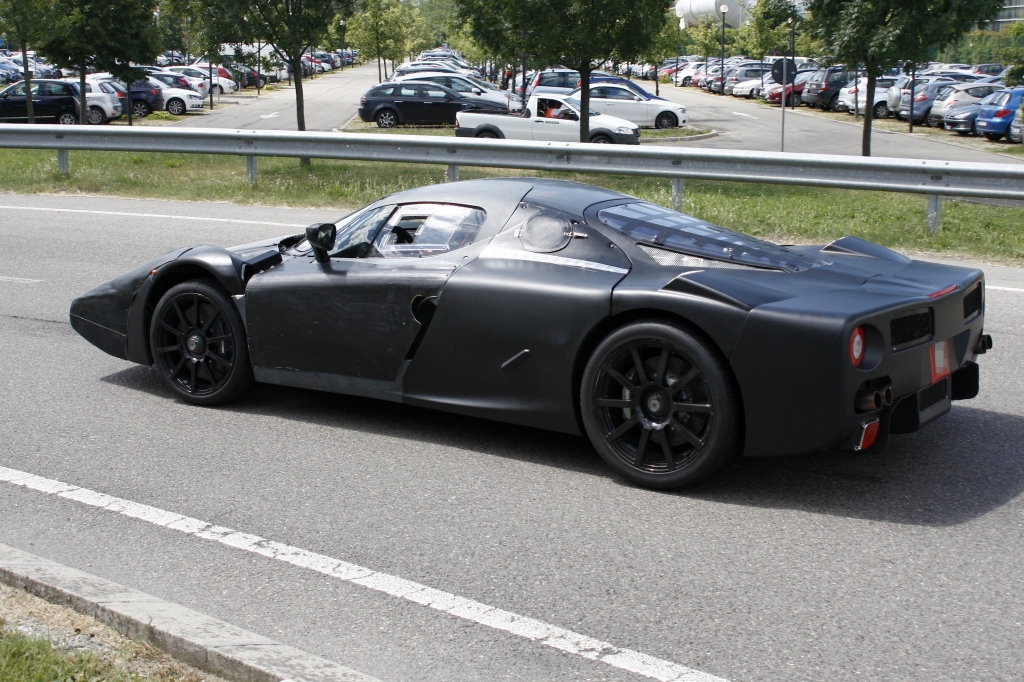 Erwischt: Erlkönig mit Codenamen F70 als Nachfolger des Ferrari Enzo 