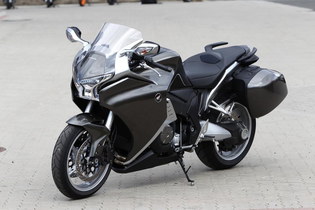 Fahrbericht Honda VFR 1200F: Hightech-Tourer