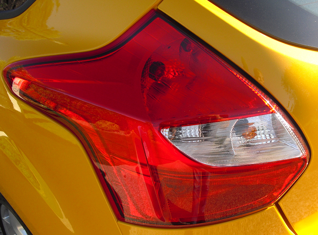 Ford Focus ST: Moderne Leuchteinheit hinten. 