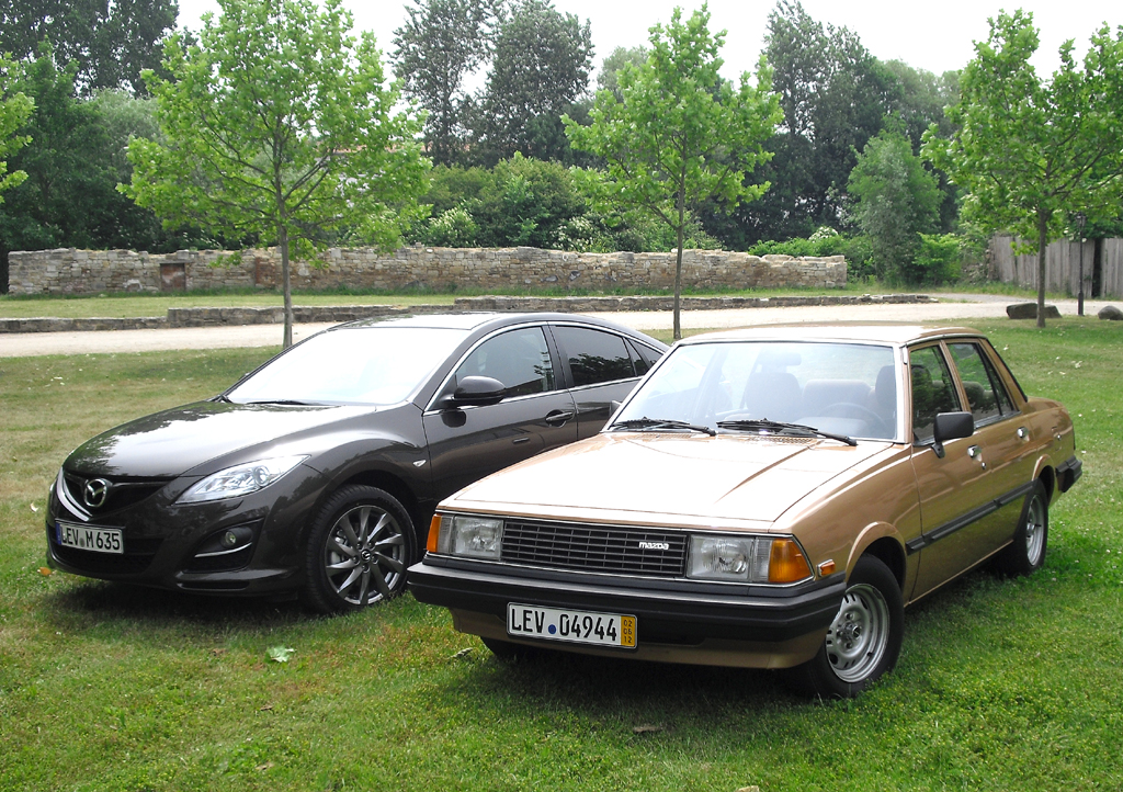 Gegenwart und Vergangenheit: Mazda6 (links), Mazda 626, Baujahr 1981. 