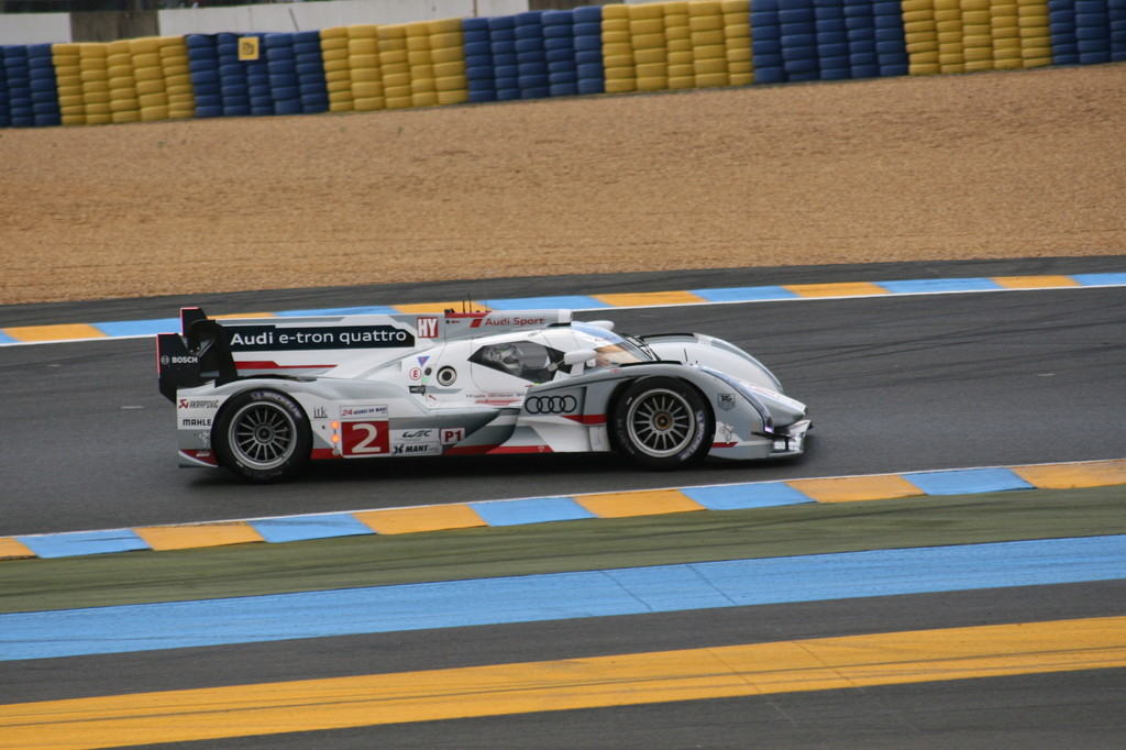Le Mans 2012: Audi alleine an der Spitze