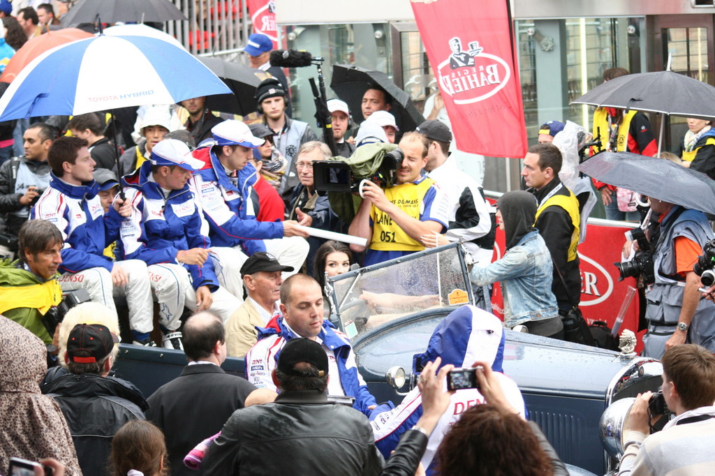 Le Mans 2012: Auftakt im Regen