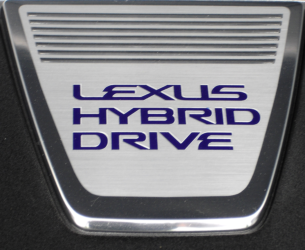 Lexus GS: ... 254/345 kW/PS starken 3,5-Liter-Sechszylinder-Hybrid-Drive. 