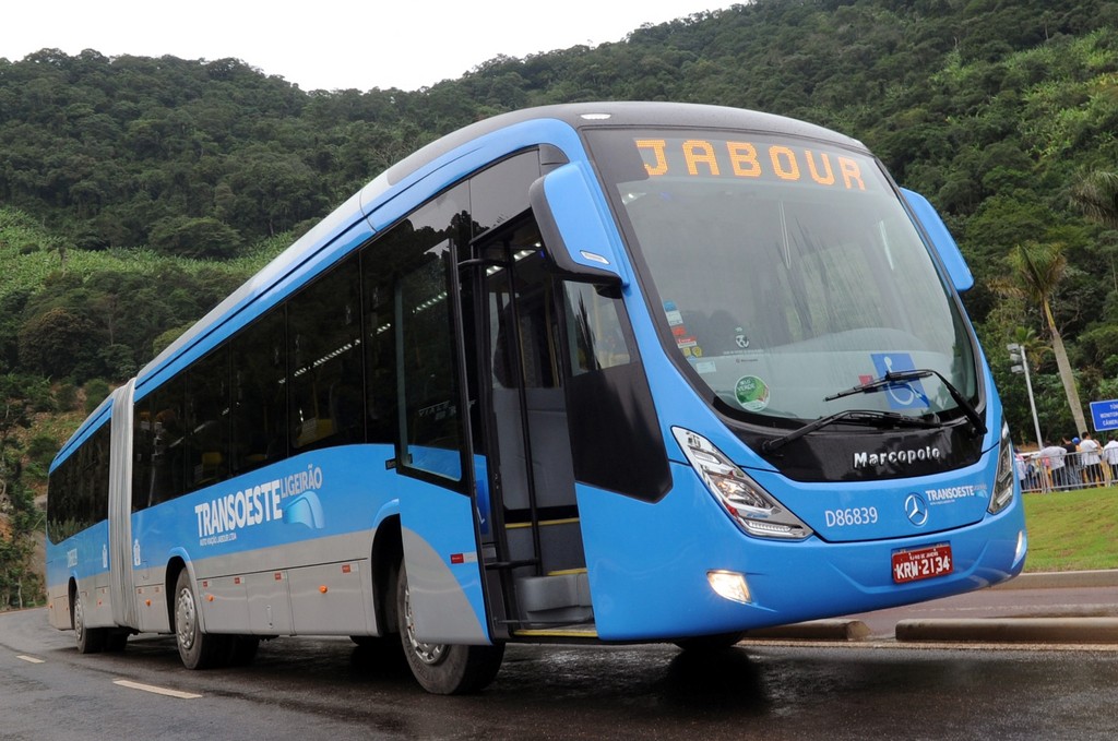 Mercedes-Benz liefert über 90 Gelenkbusse für Schnelltrasse