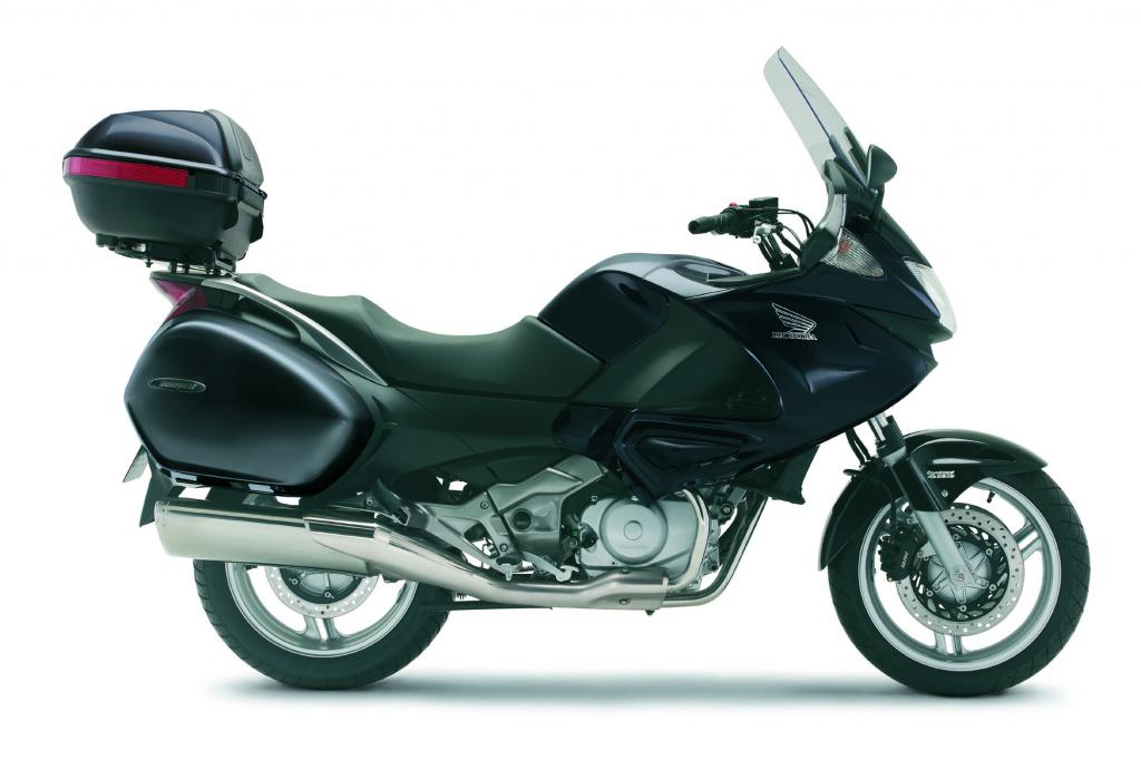 Motorrad: Honda Deauville Travelpaket - Urlaubs-Reif